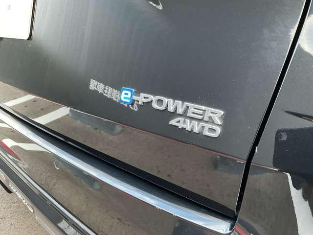 オーラ １．２　Ｇ　ＦＯＵＲ　４ＷＤ　大画面メモリーナビ　全周囲カメラ　４ＷＤ　ワンオーナー車　エマブレ　全周囲　ＬＤＷ　記録簿　盗難防止システム　オートエアコン　スマートキー　バックカメラ　ＬＥＤライト　アルミホイール　４ＷＤ　ＥＴＣ車載器　ナビＴＶ　メモリーナビ　ＡＢＳ（6枚目）