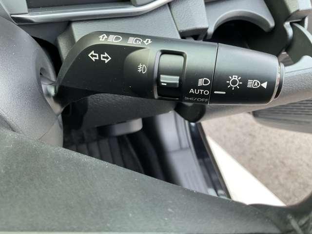 オーラ １．２　Ｇ　ＦＯＵＲ　４ＷＤ　大画面メモリーナビ　全周囲カメラ　４ＷＤ　ワンオーナー車　エマブレ　全周囲　ＬＤＷ　記録簿　盗難防止システム　オートエアコン　スマートキー　バックカメラ　ＬＥＤライト　アルミホイール　４ＷＤ　ＥＴＣ車載器　ナビＴＶ　メモリーナビ　ＡＢＳ（18枚目）