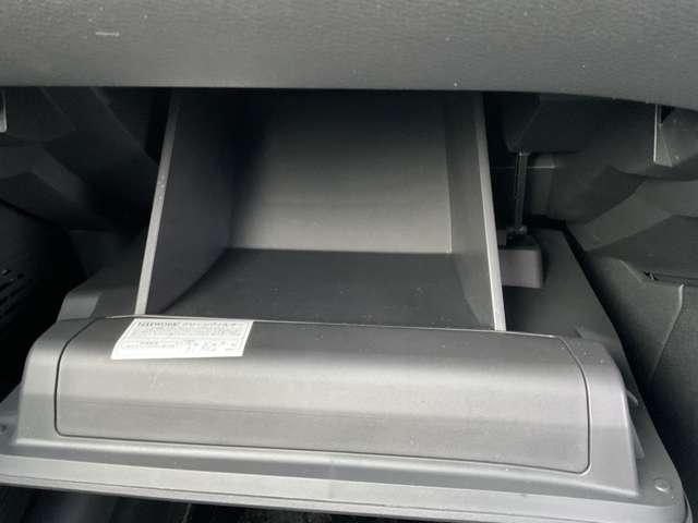 オーラ １．２　Ｇ　ＦＯＵＲ　４ＷＤ　大画面メモリーナビ　全周囲カメラ　４ＷＤ　ワンオーナー車　エマブレ　全周囲　ＬＤＷ　記録簿　盗難防止システム　オートエアコン　スマートキー　バックカメラ　ＬＥＤライト　アルミホイール　４ＷＤ　ＥＴＣ車載器　ナビＴＶ　メモリーナビ　ＡＢＳ（19枚目）