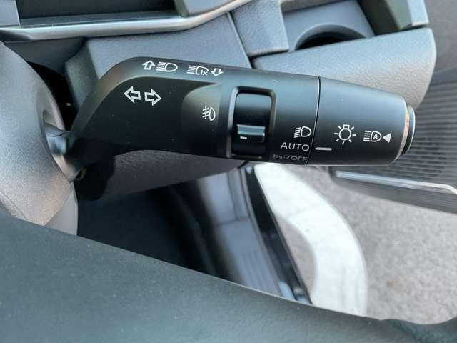 オーラ １．２　Ｇ　雹害車　日産コネクトナビ　全周囲カメラ　自動（被害軽減）ブレーキ　ＬＥＤ　ＬＫＡ　サイドカメラ　ＥＴＣ　カーテンエアバッグ　アルミホイール　禁煙　インテリジェントキー　パワーウィンドウ　ワンオーナー　フルオートエアコン　キーレスエントリー（6枚目）