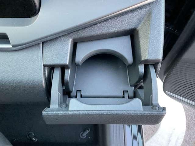 オーラ １．２　Ｇ　雹害車　日産コネクトナビ　全周囲カメラ　自動（被害軽減）ブレーキ　ＬＥＤ　ＬＫＡ　サイドカメラ　ＥＴＣ　カーテンエアバッグ　アルミホイール　禁煙　インテリジェントキー　パワーウィンドウ　ワンオーナー　フルオートエアコン　キーレスエントリー（7枚目）