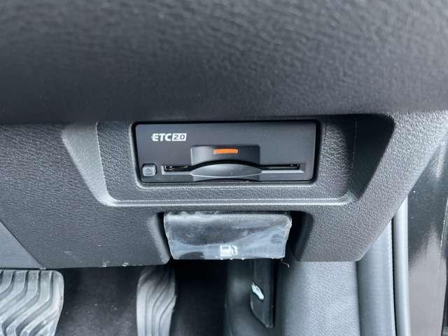 オーラ １．２　Ｇ　雹害車　日産コネクトナビ　全周囲カメラ　自動（被害軽減）ブレーキ　ＬＥＤ　ＬＫＡ　サイドカメラ　ＥＴＣ　カーテンエアバッグ　アルミホイール　禁煙　インテリジェントキー　パワーウィンドウ　ワンオーナー　フルオートエアコン　キーレスエントリー（10枚目）