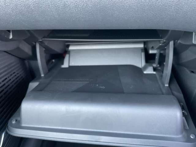 オーラ １．２　Ｇ　雹害車　日産コネクトナビ　全周囲カメラ　自動（被害軽減）ブレーキ　ＬＥＤ　ＬＫＡ　サイドカメラ　ＥＴＣ　カーテンエアバッグ　アルミホイール　禁煙　インテリジェントキー　パワーウィンドウ　ワンオーナー　フルオートエアコン　キーレスエントリー（17枚目）