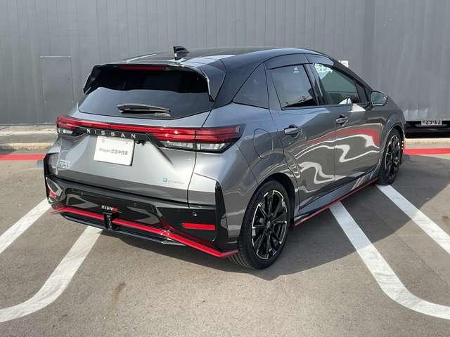 オーラ １．２　ＮＩＳＭＯ　日産コネクトナビ　全方位カメラ　カーテンエアバッグ　エマブレ　インテリキー　ＥＴＣ　ドラレコ　車線逸脱警報　ワンセグ　キーフリーシステム　ダブルエアバック　定期点検記録簿　アルミホイール　運転席エアバッグ　メモリーナビ　ナビＴＶ（2枚目）