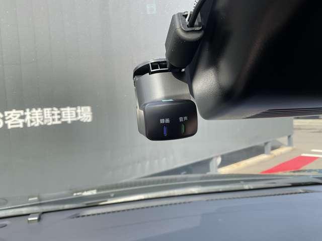 オーラ １．２　ＮＩＳＭＯ　日産コネクトナビ　全方位カメラ　カーテンエアバッグ　エマブレ　インテリキー　ＥＴＣ　ドラレコ　車線逸脱警報　ワンセグ　キーフリーシステム　ダブルエアバック　定期点検記録簿　アルミホイール　運転席エアバッグ　メモリーナビ　ナビＴＶ（7枚目）