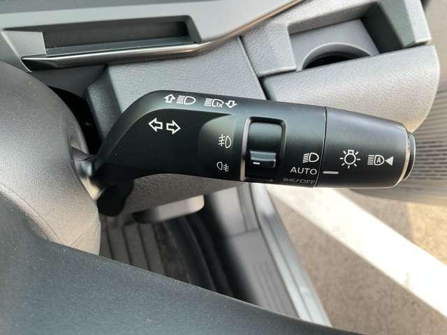 オーラ １．２　ＮＩＳＭＯ　日産コネクトナビ　全方位カメラ　カーテンエアバッグ　エマブレ　インテリキー　ＥＴＣ　ドラレコ　車線逸脱警報　ワンセグ　キーフリーシステム　ダブルエアバック　定期点検記録簿　アルミホイール　運転席エアバッグ　メモリーナビ　ナビＴＶ（12枚目）