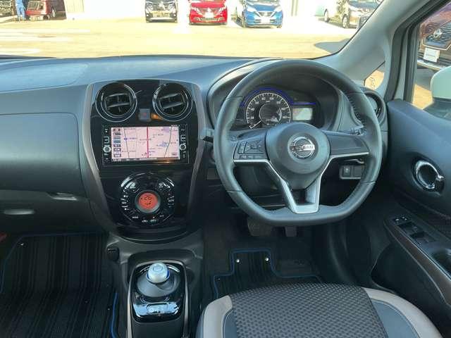 ノート １．２　ｅ－ＰＯＷＥＲ　メダリスト　日産純正メモリーナビ　全方位カメラ　被害軽減ブレーキ　ＴＶナビ　ドライブレコーダ　バックモニター　インテリキー　ＬＥＤランプ　車線逸脱警報システム　ワンオーナー　キーフリー　アルミホイール　ＥＴＣ　オートエアコン　記録簿　メモリーナビ（4枚目）