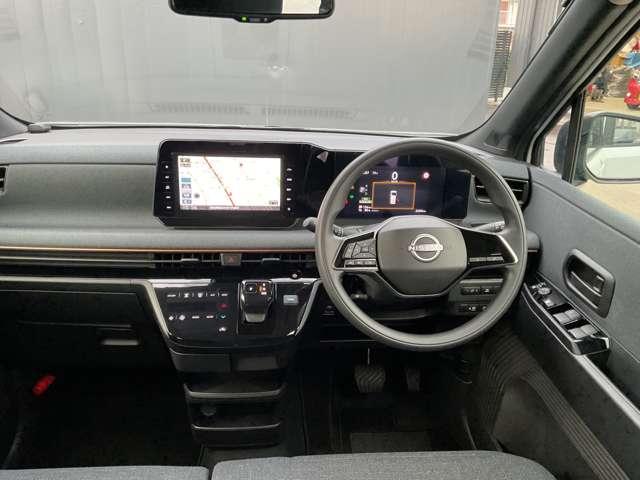 サクラ Ｘ　大画面メモリーナビ　全方位カメラ　ＥＴＣ２．０　アラウンドヴューモニター　運転席エアバック　ＡＡＣ　ＬＥＤヘッドランプ　スマートキー　レーンアシスト　ＥＴＣ　禁煙車　ドラレコ　キーレスエントリー　ワンオーナー　バックモニター　パワーステアリング（4枚目）