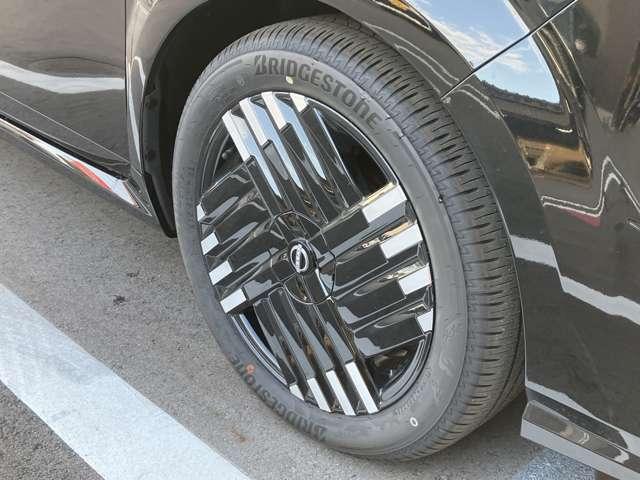 オーラ 1.2 G 雹害車 インテリジェントルームミラー 自動(被害軽減)ブレーキ LED LKA サイドカメラ アルミホイール 禁煙 インテリジェントキー パワーウィンドウ ワンオーナー フルオートエアコン キーレスエントリー バックモニター エアバッグ(10枚目)