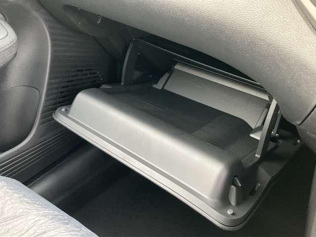 オーラ １．２　Ｇ　雹害車　全方位カメラ　自動（被害軽減）ブレーキ　ＬＥＤ　ＬＫＡ　サイドカメラ　アルミホイール　禁煙　インテリジェントキー　パワーウィンドウ　ワンオーナー　フルオートエアコン　キーレスエントリー　バックモニター　エアバッグ（27枚目）