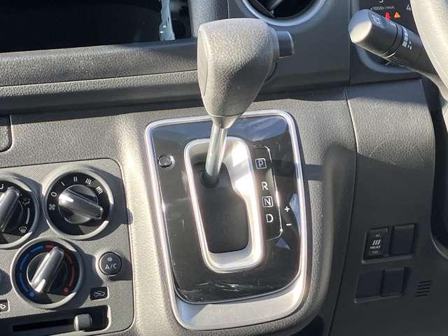 キャラバン ２．４　ＤＸ　ロングボディ　ディーゼルターボ　雹害車　電動リフター付き　全方位カメラ　バックモニター　自動（被害軽減）ブレーキ　車線逸脱警報装置　キーレスエントリー　前席パワーウインドウ　全周囲カメラ（17枚目）