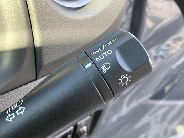 キャラバン ２．４　ＤＸ　ロングボディ　ディーゼルターボ　雹害車　電動リフター付き　全方位カメラ　バックモニター　自動（被害軽減）ブレーキ　車線逸脱警報装置　キーレスエントリー　前席パワーウインドウ　全周囲カメラ（18枚目）