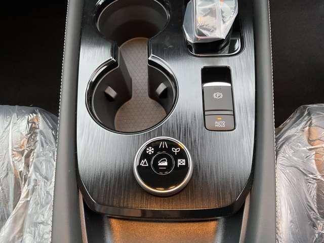 エクストレイル １．５　Ｇ　ｅ－４ＯＲＣＥ　４ＷＤ　雹害車　日産コネクトナビ　プロパイロット　１オーナー　禁煙　ＬＥＤヘッドランプ　ナビＴＶ　スマートキー　レーダークルーズ　ＬＫＡ　キーフリー　ＥＴＣ　４ＷＤ　アルミホイール　バックカメラ　サイドカメラ　オートエアコン　ＰＳ　エアＢ　ＰＷ（13枚目）