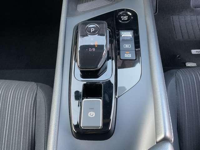 ノート 1.2 X 日産コネクトナビ 全方位カメラ ETC2.0 リアカメラ 衝突被害軽減ブレ-キ 全方位カメラ ETC付 LEDヘッドライト レーンアシスト インテリジェントキー ワンオーナー ドラレコ 整備記録簿 ワンセグTV TVナビ サイドカーテンエアバック(11枚目)