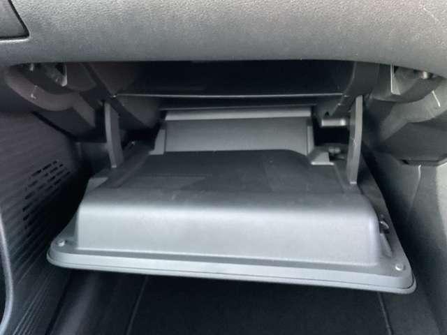 ノート 1.2 X 日産コネクトナビ 全方位カメラ ETC2.0 リアカメラ 衝突被害軽減ブレ-キ 全方位カメラ ETC付 LEDヘッドライト レーンアシスト インテリジェントキー ワンオーナー ドラレコ 整備記録簿 ワンセグTV TVナビ サイドカーテンエアバック(18枚目)