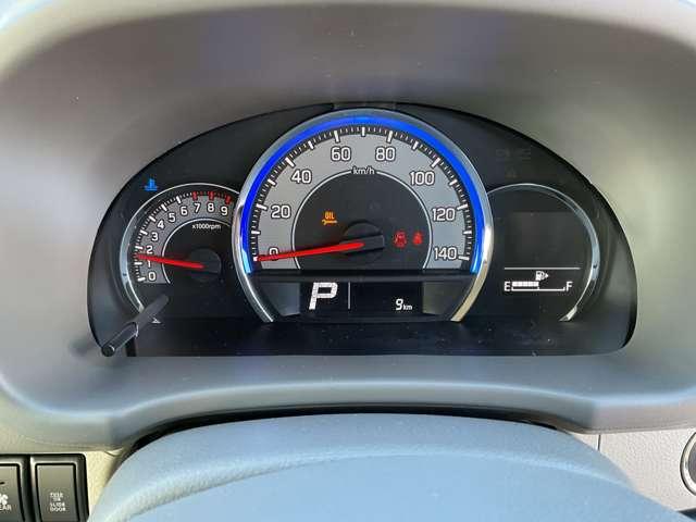 クリッパーリオ 660 E ハイルーフ 雹害車 左側オートスライド 禁煙車 LEDヘッドライト アイドリングストップ インテリジェントキー オートエアコン レーンキープアシスト 踏み間違い衝突防止(9枚目)