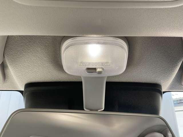 クリッパーリオ 660 E ハイルーフ 雹害車 左側オートスライド 禁煙車 LEDヘッドライト アイドリングストップ インテリジェントキー オートエアコン レーンキープアシスト 踏み間違い衝突防止(14枚目)