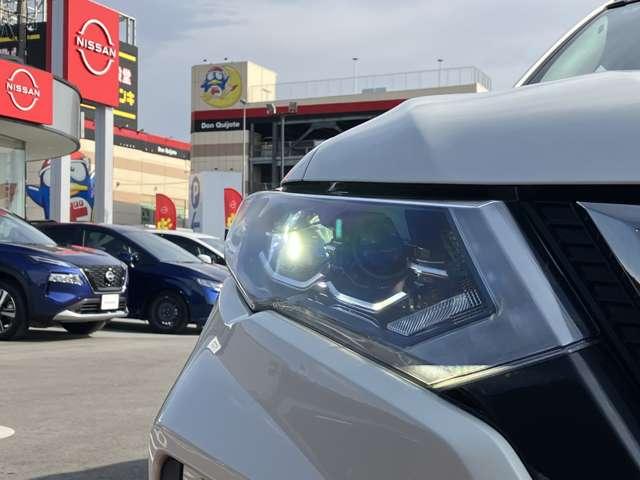 エクストレイル ２．０　２０Ｘｉ　ハイブリッド　大画面メモリーナビ　全方位カメラ　地デジ　オートマチックハイビーム　ＬＥＤヘッドライト　スマートキー　１オーナー　ＥＴＣ　ドライブレコーダー　パワーウインドウ　メモリーナビ　アルミホイール　キーレス（27枚目）