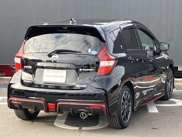 ノート １．２　ｅ－ＰＯＷＥＲ　ＮＩＳＭＯ　日産純正メモリーナビ　全方位カメラ　アラウンドビュ　エマージェンシーＢ　セキュリティー　ＡＷ　１オーナー　キーレススタート　車線逸脱警報装置　メモリーナビ付き　オートＬＥＤ　ＬＥＤヘットライト　記録簿（8枚目）