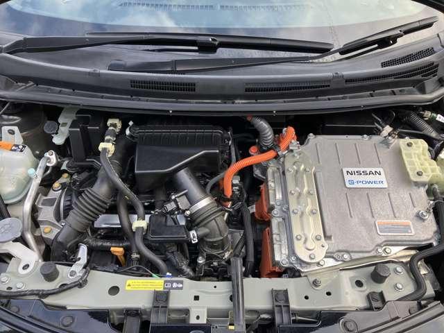 ノート １．２　ｅ－ＰＯＷＥＲ　ＮＩＳＭＯ　日産純正メモリーナビ　全方位カメラ　アラウンドビュ　エマージェンシーＢ　セキュリティー　ＡＷ　１オーナー　キーレススタート　車線逸脱警報装置　メモリーナビ付き　オートＬＥＤ　ＬＥＤヘットライト　記録簿（18枚目）