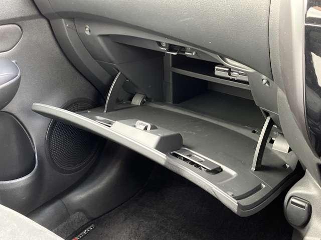 ノート １．２　ｅ－ＰＯＷＥＲ　ＮＩＳＭＯ　日産純正メモリーナビ　全方位カメラ　アラウンドビュ　エマージェンシーＢ　セキュリティー　ＡＷ　１オーナー　キーレススタート　車線逸脱警報装置　メモリーナビ付き　オートＬＥＤ　ＬＥＤヘットライト　記録簿（47枚目）