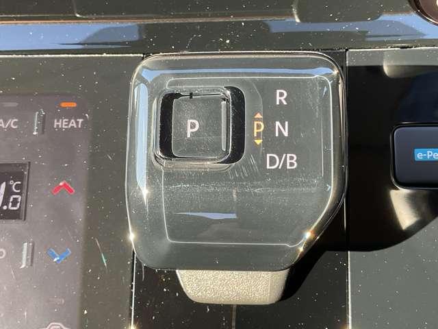 サクラ Ｘ　大画面メモリーナビ　全方位カメラ　カーテンエアバッグ　ＡＴハイビーム　取説記録簿　インテリキ　ＬＥＤランプ　フルセグ地デジ　ワンオーナー車　盗難防止装置　ＬＤＷ　ドライブレコーダー　禁煙　ＥＴＣ（10枚目）