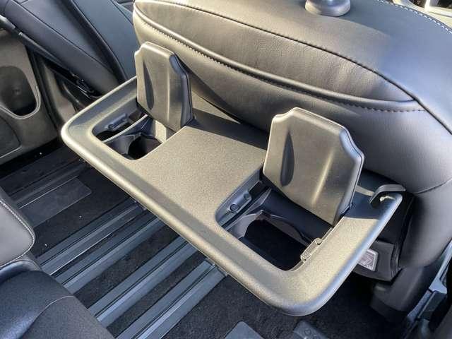 �m�f���A���o�b�N�h�A�n�Z���i�̓����̂ЂƂ����̃o�b�N�h�A���㔼�������J�\�Ȃ̂ŁA��낪�����ۂɖ𗧂��܂��ˁ�