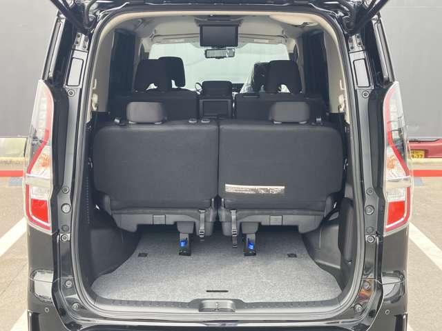 セレナ ２．０　ハイウェイスター　Ｖ　大画面メモリーナビ　全方位カメラ　シートヒータ　ハイビームアシスト　レーダーＣ　ＬＥＤランプ　サイドエアバッグ　アルミ　三列シート　ワンオーナー　エアバッグ　ＬＤＰ　寒冷地　キーフリー　ＥＴＣ　ＡＢＳ（7枚目）