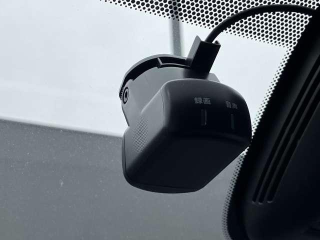 セレナ ２．０　ハイウェイスター　Ｖ　大画面メモリーナビ　全方位カメラ　シートヒータ　ハイビームアシスト　レーダーＣ　ＬＥＤランプ　サイドエアバッグ　アルミ　三列シート　ワンオーナー　エアバッグ　ＬＤＰ　寒冷地　キーフリー　ＥＴＣ　ＡＢＳ（17枚目）