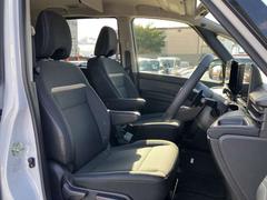 Ÿ�����̵�����֤Ǥ⡢����������ǥ����顼�μ֤�Ź��Ǹ����Ǥ��ޤ����ʣǣţ�-�ո��������ƥ�ˡ��ޤ������ǥ����顼�ʤΤǤ�����󿷼֤Τ����̤⾵��ޤ��� 5