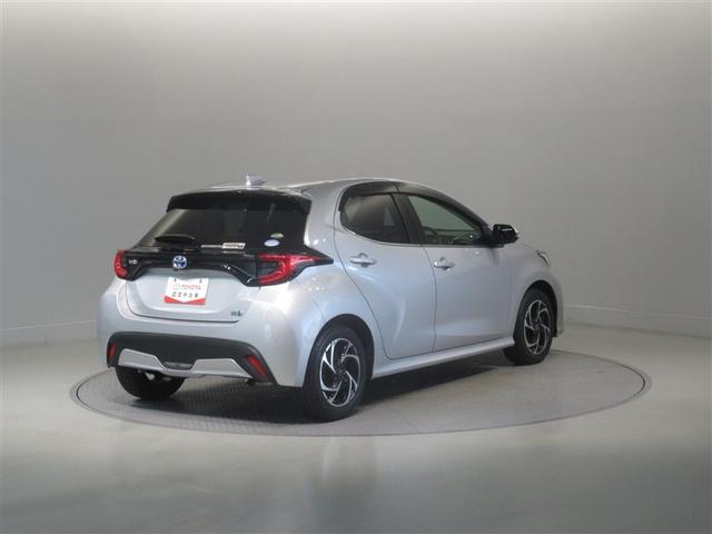 ヤリス ハイブリッドＺ　衝突被害軽減システム　メモリーナビ　バックカメラ　ＥＴＣ　ＣＤ　ミュージックプレイヤー接続可　ＤＶＤ再生　オートクルーズコントロール　ＬＥＤヘッドランプ　スマートキー　キーレス　ハイブリッド（6枚目）