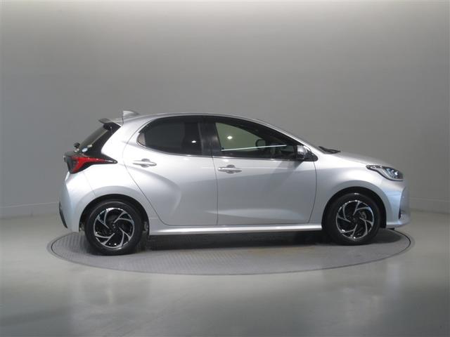 ヤリス ハイブリッドＺ　衝突被害軽減システム　メモリーナビ　バックカメラ　ＥＴＣ　ＣＤ　ミュージックプレイヤー接続可　ＤＶＤ再生　オートクルーズコントロール　ＬＥＤヘッドランプ　スマートキー　キーレス　ハイブリッド（7枚目）