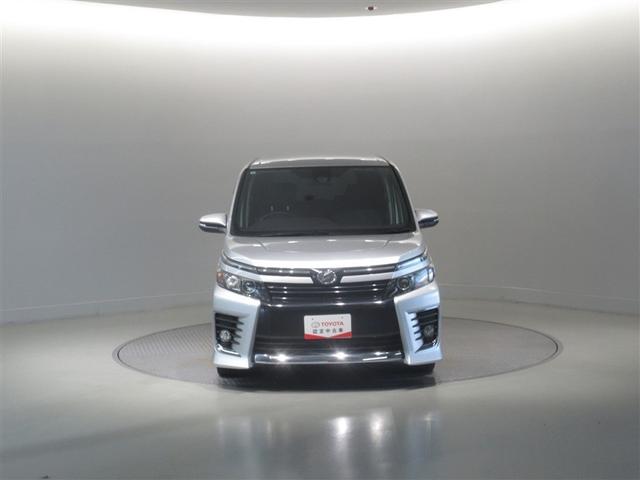 ヴォクシー ＺＳ　衝突被害軽減システム　メモリーナビ　フルセグ　バックカメラ　ＥＴＣ　ＣＤ　ミュージックプレイヤー接続可　ＤＶＤ再生　ＬＥＤヘッドランプ　電動スライドドア　乗車定員８人　３列シート　スマートキー（5枚目）