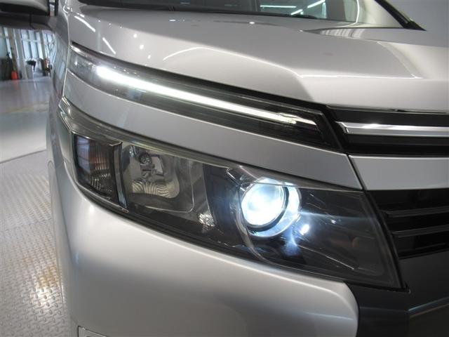 ヴォクシー ＺＳ　衝突被害軽減システム　メモリーナビ　フルセグ　バックカメラ　ＥＴＣ　ＣＤ　ミュージックプレイヤー接続可　ＤＶＤ再生　ＬＥＤヘッドランプ　電動スライドドア　乗車定員８人　３列シート　スマートキー（12枚目）