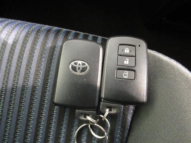 ヴォクシー ＺＳ　衝突被害軽減システム　メモリーナビ　フルセグ　バックカメラ　ＥＴＣ　ＣＤ　ミュージックプレイヤー接続可　ＤＶＤ再生　ＬＥＤヘッドランプ　電動スライドドア　乗車定員８人　３列シート　スマートキー（25枚目）