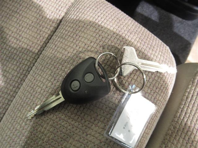 ミラココア ココアＬ　ＣＤ　ベンチシート　キーレス　アイドリングストップ（8枚目）