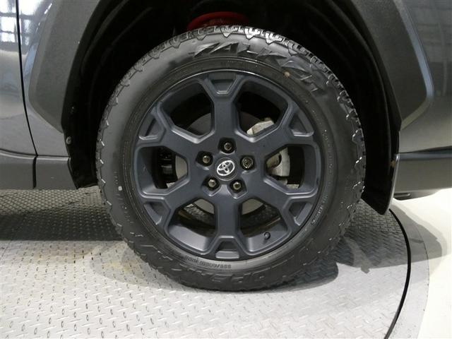 �P�W�C���`�A���~�z�C�[�������I�A�h�x���`���[�O���[�h�͂P�X�C���`�ł����A�I�t���[�h�p�b�P�[�W�͂P�W�C���`�ŃC���`�������邱�Ƃɂ��^�C���̌��݂������A�I�t���[�h���s���̈��S���ƌ����ڂ̃��C���h���𗼗�