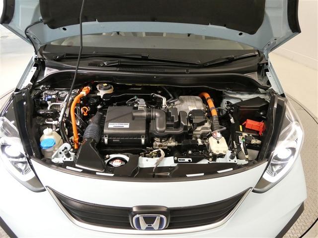 フィット ｅ：ＨＥＶクロスター　衝突被害軽減システム　メモリーナビ　フルセグ　バックカメラ　ＥＴＣ　ＣＤ　ミュージックプレイヤー接続可　ＤＶＤ再生　オートクルーズコントロール　ＬＥＤヘッドランプ　スマートキー　キーレス　ハイブリッド（14枚目）