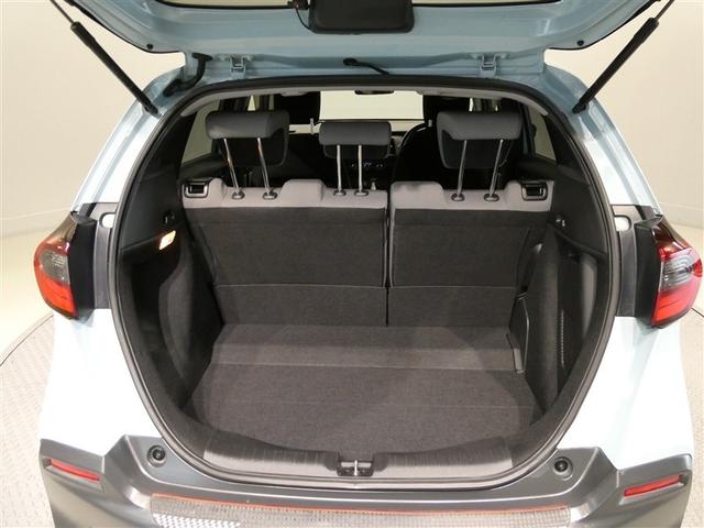 フィット ｅ：ＨＥＶクロスター　衝突被害軽減システム　メモリーナビ　フルセグ　バックカメラ　ＥＴＣ　ＣＤ　ミュージックプレイヤー接続可　ＤＶＤ再生　オートクルーズコントロール　ＬＥＤヘッドランプ　スマートキー　キーレス　ハイブリッド（15枚目）