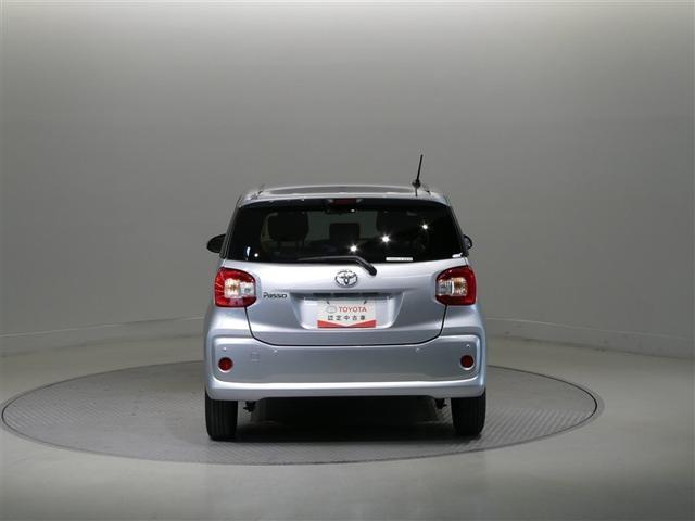 パッソ Ｘ　Ｌパッケージ　衝突被害軽減システム　メモリーナビ　ワンセグ　バックカメラ　ＣＤ　ミュージックプレイヤー接続可　ＬＥＤヘッドランプ　ベンチシート　スマートキー　キーレス　アイドリングストップ　ワンオーナー（8枚目）