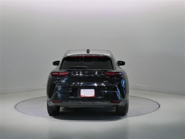 クラウンスポーツ Ｚ　衝突被害軽減システム　メモリーナビ　フルセグ　バックカメラ　ＥＴＣ　ミュージックプレイヤー接続可　電動シート　オートクルーズコントロール　ＬＥＤヘッドランプ　３列シート　スマートキー　キーレス　４ＷＤ（11枚目）