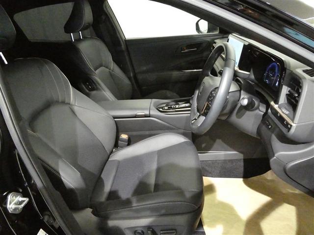 クラウンスポーツ Ｚ　衝突被害軽減システム　メモリーナビ　フルセグ　バックカメラ　ＥＴＣ　ミュージックプレイヤー接続可　電動シート　オートクルーズコントロール　ＬＥＤヘッドランプ　３列シート　スマートキー　キーレス　４ＷＤ（19枚目）