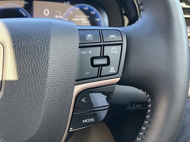 クラウンスポーツ Ｚ　衝突被害軽減システム　メモリーナビ　フルセグ　バックカメラ　ＥＴＣ　ミュージックプレイヤー接続可　電動シート　オートクルーズコントロール　ＬＥＤヘッドランプ　３列シート　スマートキー　キーレス　４ＷＤ（23枚目）