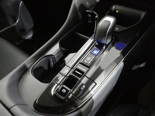 クラウンスポーツ Ｚ　衝突被害軽減システム　メモリーナビ　フルセグ　バックカメラ　ＥＴＣ　ミュージックプレイヤー接続可　電動シート　オートクルーズコントロール　ＬＥＤヘッドランプ　３列シート　スマートキー　キーレス　４ＷＤ（28枚目）