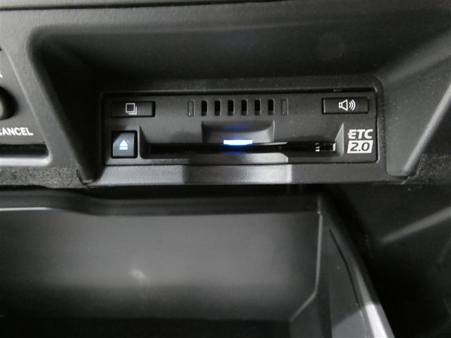 クラウンハイブリッド ＲＳ　リミテッド　衝突被害軽減システム　メモリーナビ　フルセグ　バックカメラ　ＥＴＣ　ＣＤ　ミュージックプレイヤー接続可　ＤＶＤ再生　サンルーフ　電動シート　オートクルーズコントロール　ＬＥＤヘッドランプ　スマートキー（5枚目）