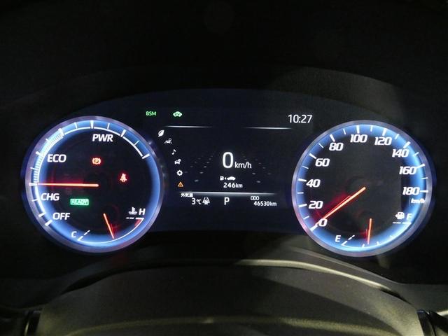 クラウンハイブリッド ＲＳ　リミテッド　衝突被害軽減システム　メモリーナビ　フルセグ　バックカメラ　ＥＴＣ　ＣＤ　ミュージックプレイヤー接続可　ＤＶＤ再生　サンルーフ　電動シート　オートクルーズコントロール　ＬＥＤヘッドランプ　スマートキー（24枚目）