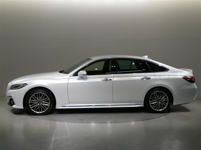 クラウンハイブリッド ＲＳ　衝突被害軽減システム　メモリーナビ　フルセグ　バックカメラ　ＥＴＣ　ＣＤ　ミュージックプレイヤー接続可　ＤＶＤ再生　電動シート　オートクルーズコントロール　ＬＥＤヘッドランプ　スマートキー　キーレス（6枚目）