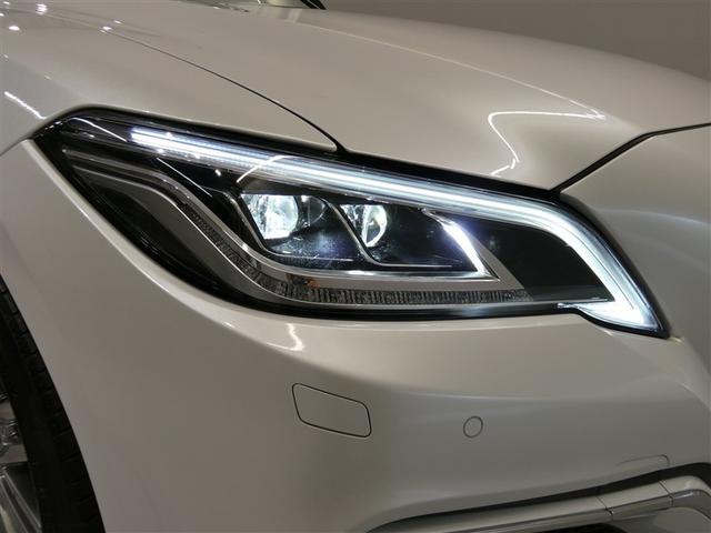 クラウンハイブリッド ＲＳ　衝突被害軽減システム　メモリーナビ　フルセグ　バックカメラ　ＥＴＣ　ＣＤ　ミュージックプレイヤー接続可　ＤＶＤ再生　電動シート　オートクルーズコントロール　ＬＥＤヘッドランプ　スマートキー　キーレス（12枚目）