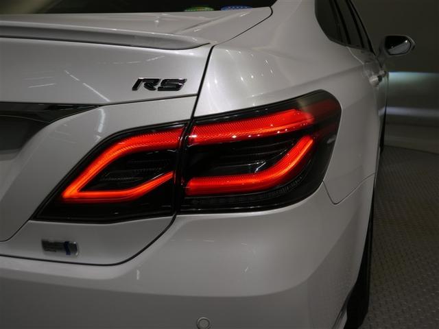 クラウンハイブリッド ＲＳ　衝突被害軽減システム　メモリーナビ　フルセグ　バックカメラ　ＥＴＣ　ＣＤ　ミュージックプレイヤー接続可　ＤＶＤ再生　電動シート　オートクルーズコントロール　ＬＥＤヘッドランプ　スマートキー　キーレス（14枚目）