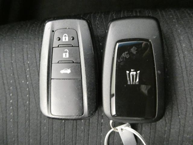 クラウンハイブリッド ＲＳ　衝突被害軽減システム　メモリーナビ　フルセグ　バックカメラ　ＥＴＣ　ＣＤ　ミュージックプレイヤー接続可　ＤＶＤ再生　電動シート　オートクルーズコントロール　ＬＥＤヘッドランプ　スマートキー　キーレス（27枚目）